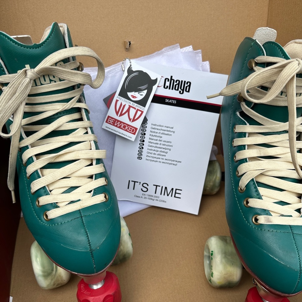 Chaya Melrose Premium Juniper Green Roller Skates Size 40 - Picture 10 of 11